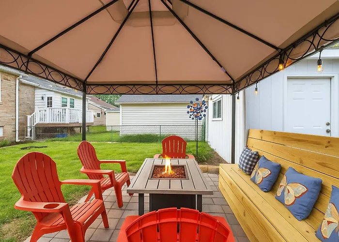 2 Brs & Space To Spread Out, Pets Ok, Coffee Bar Brookfield